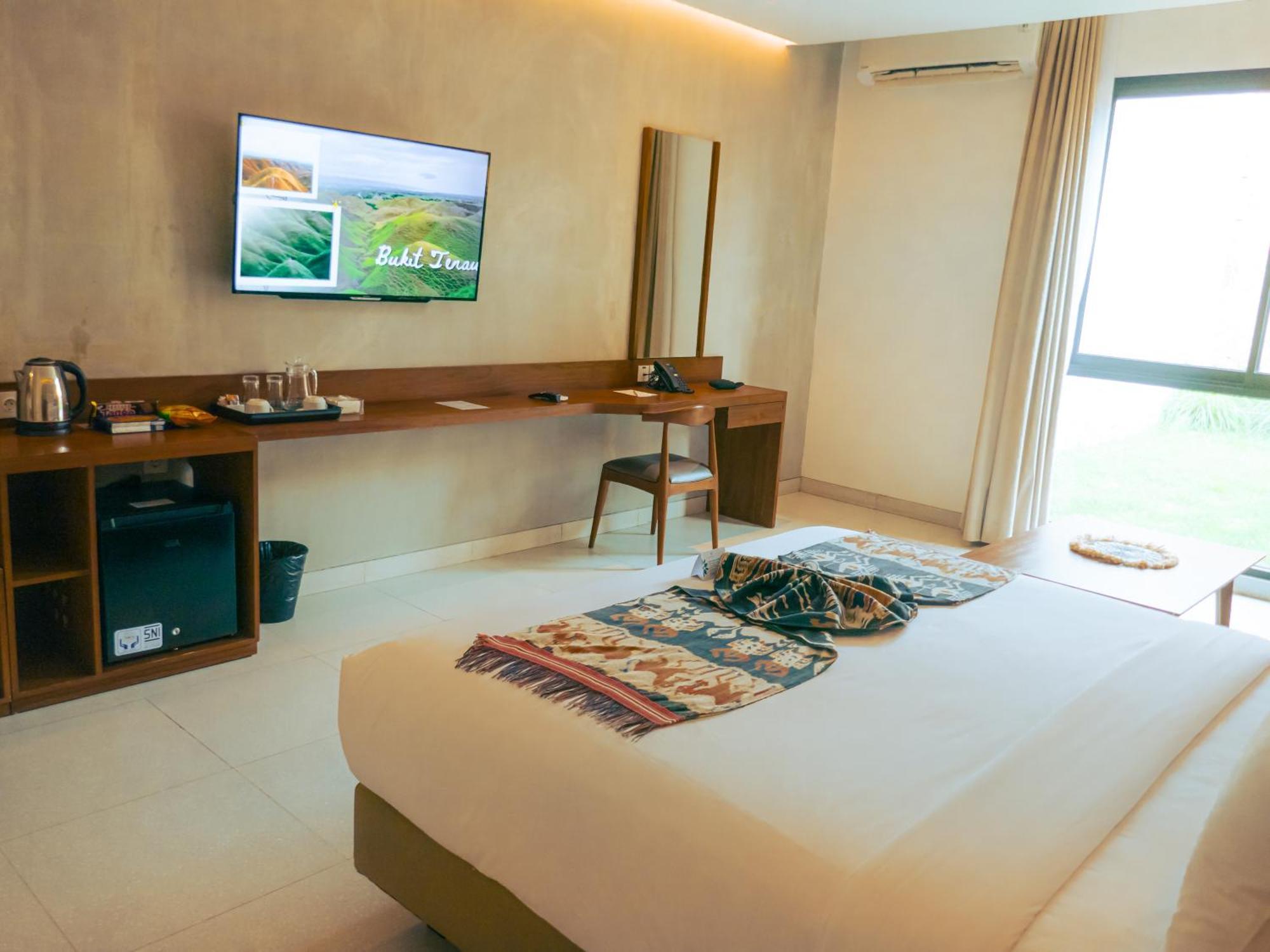 Kambaniru Beach Hotel And Resort Waingapu Buitenkant foto