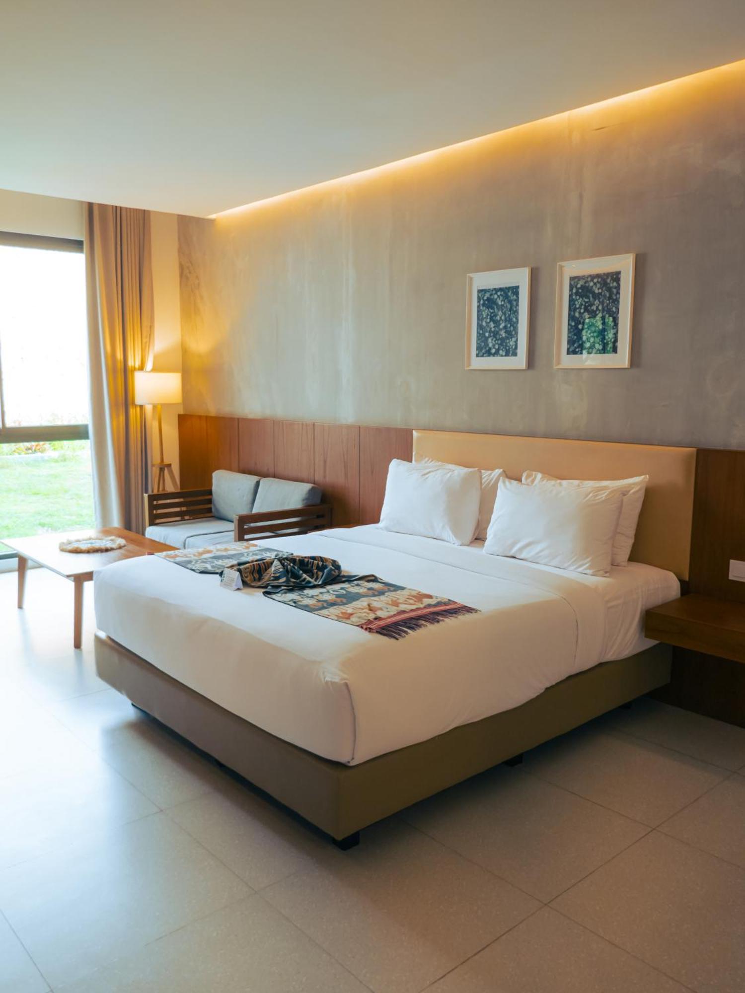 Kambaniru Beach Hotel And Resort Waingapu Buitenkant foto
